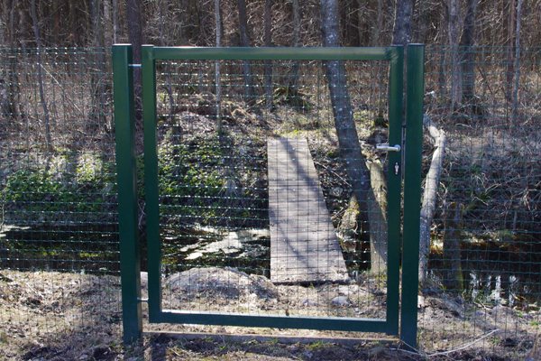 Lukustatav aiavärav võrkaiale