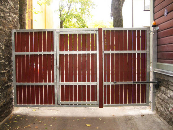 Tiibvärav automaatikaga